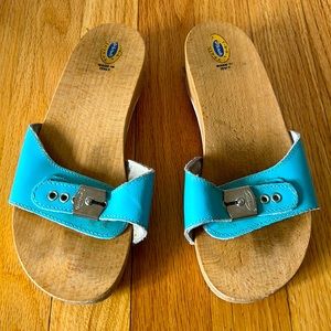 Dr. Scholl’s original sandal w baby blue leather
